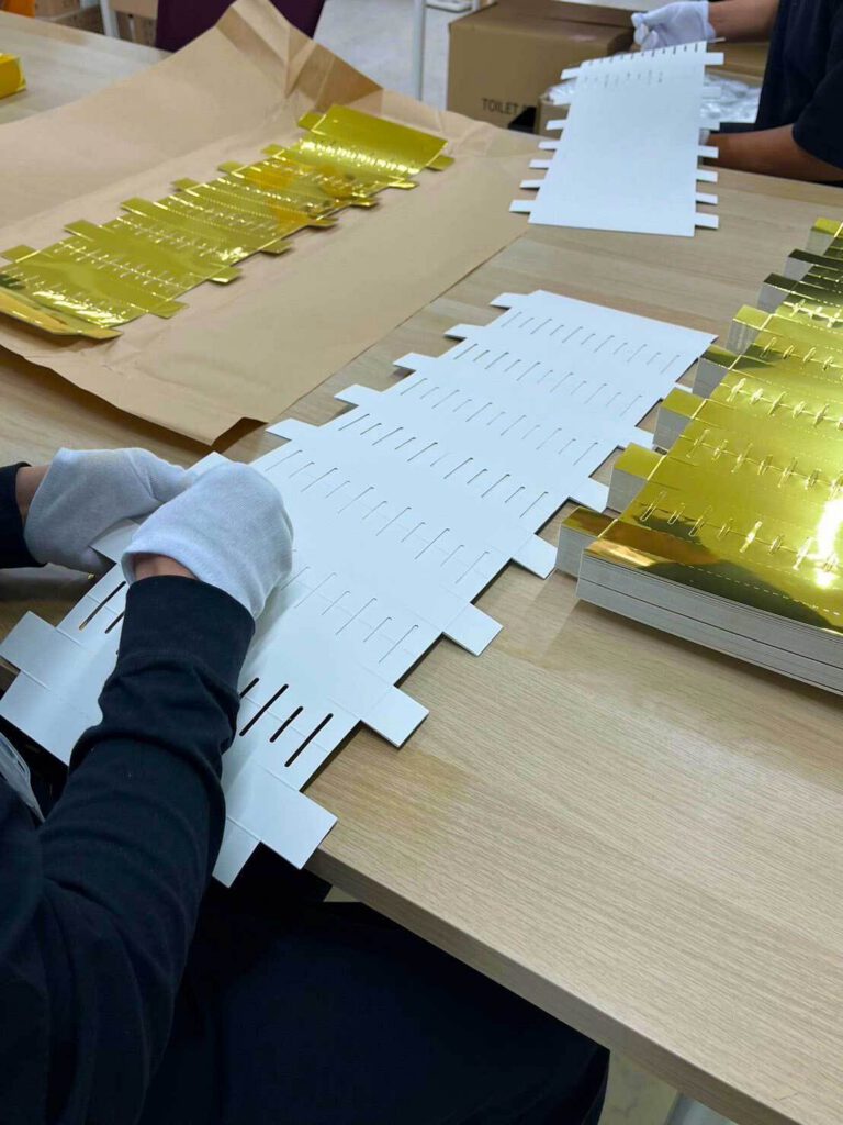 作業中の手元を写した画像